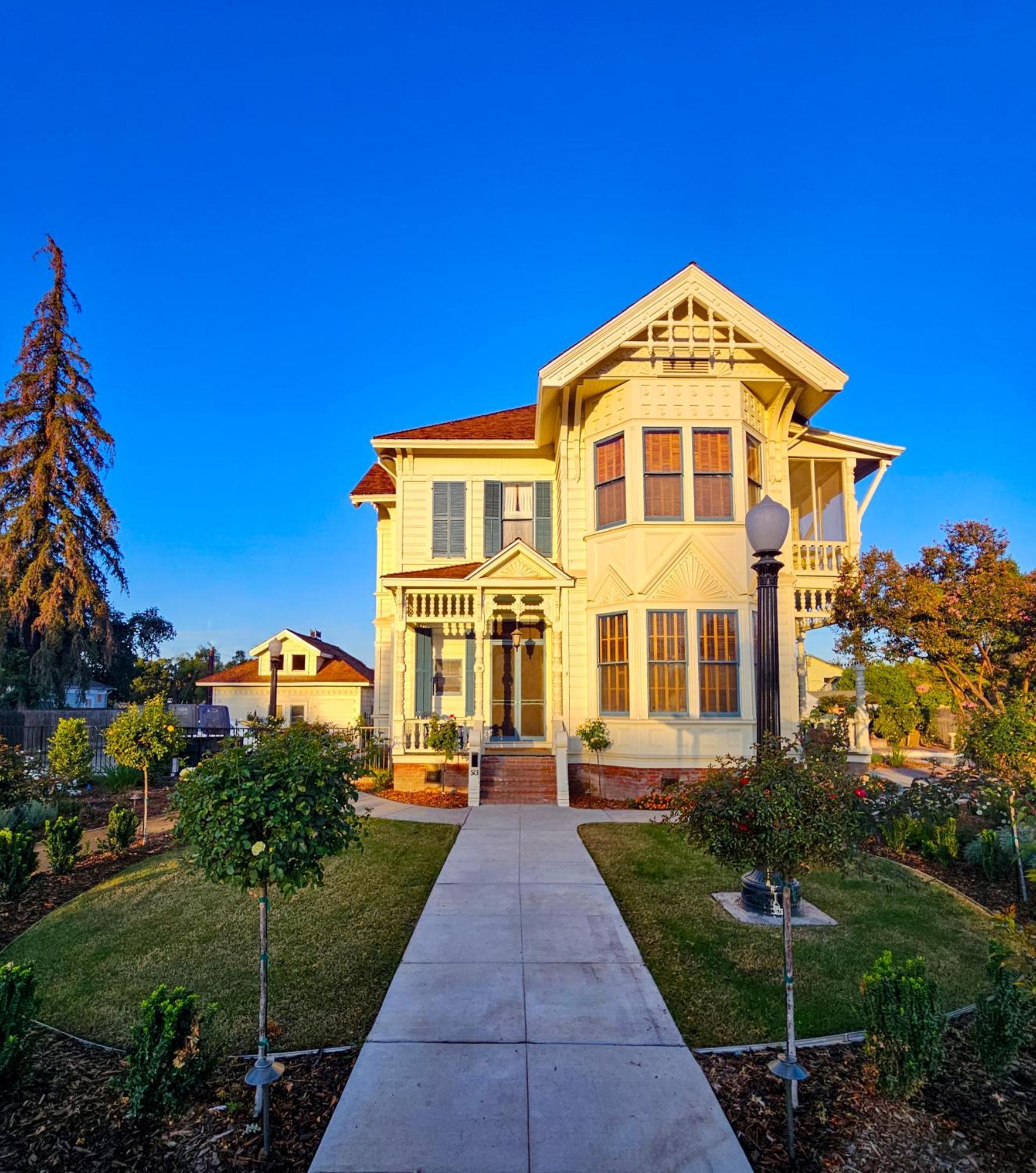 The Jd Hyde Historic Inn Visalia Eksteriør billede